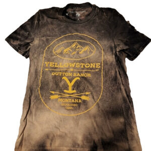 YELLOWSTONE Dutton Ranch distressed graphic tee size Small Custom New